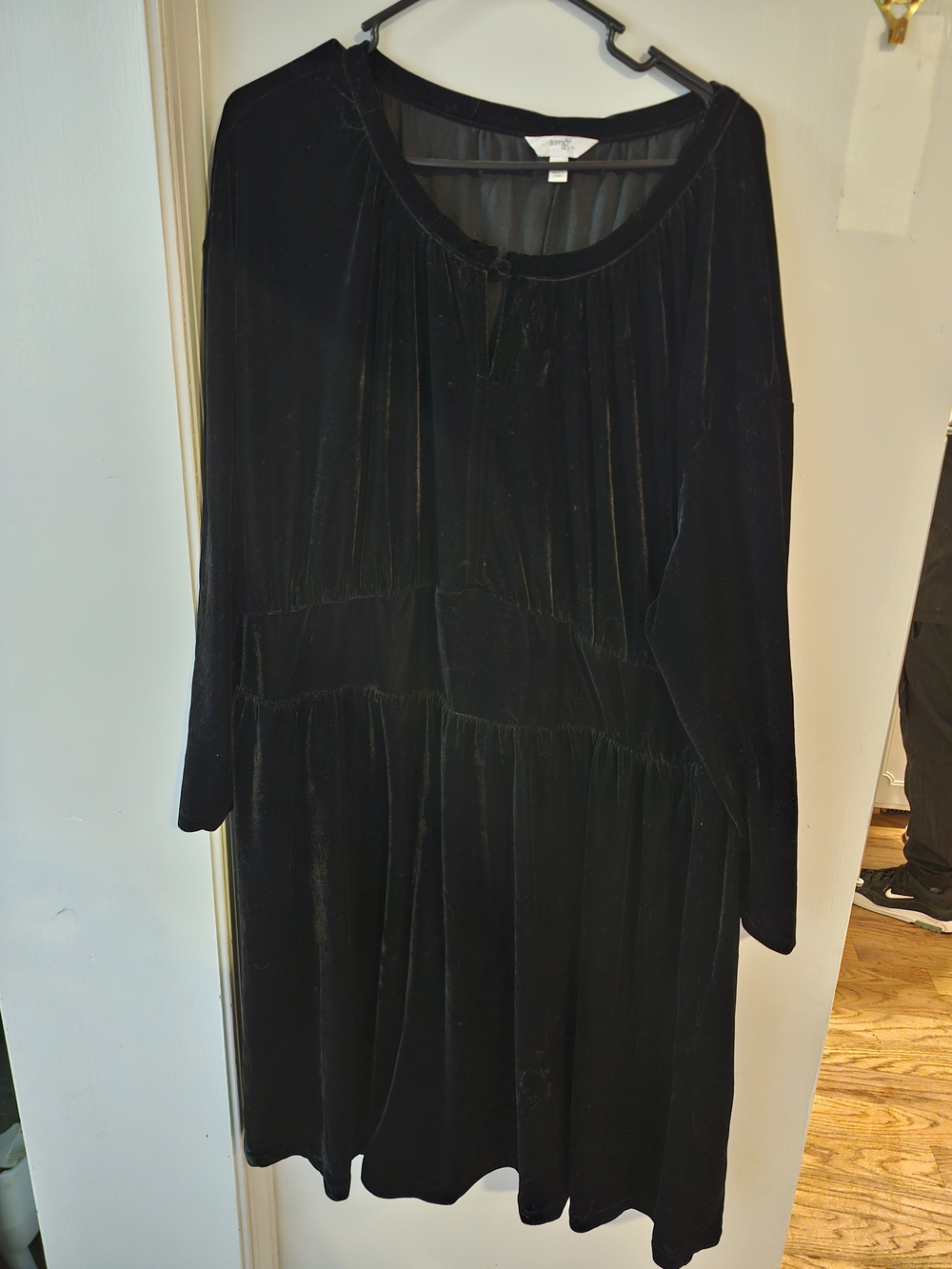 Terra & Sky Black Velvet Long-Sleeve Dress